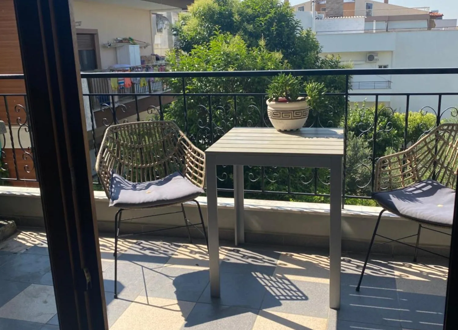 Nice, Spacious And Bright Apartment In Thermi, Thessaloniki.