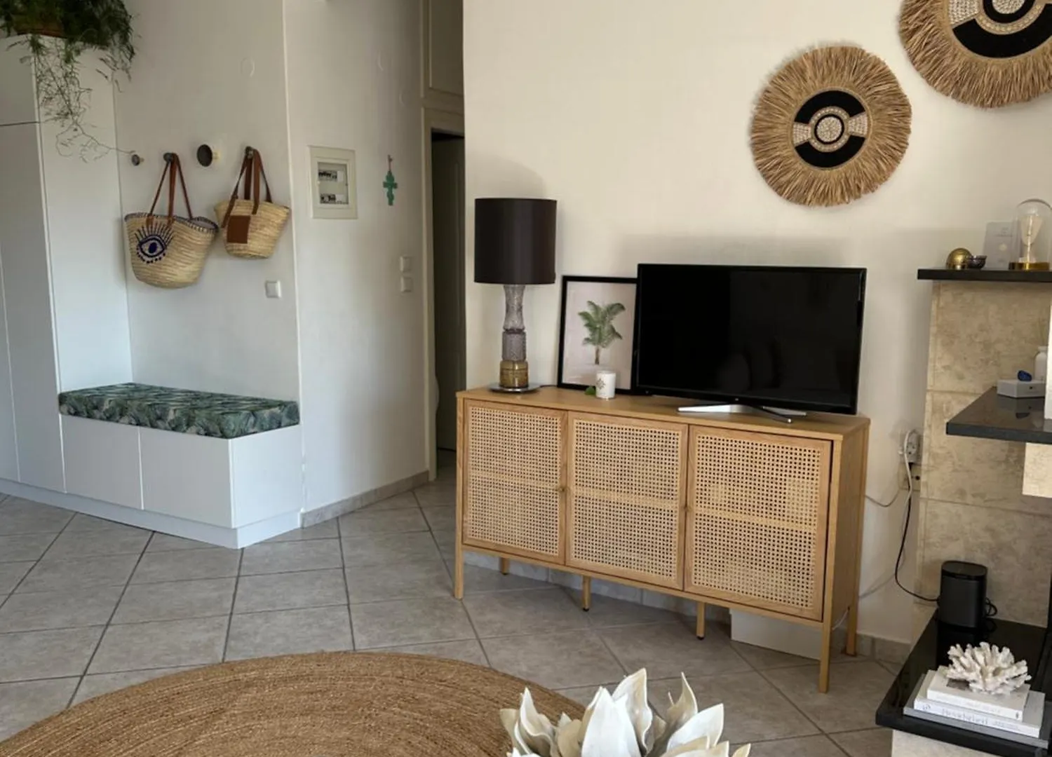 Nice, Spacious And Bright Apartment In Thermi, Thessaloniki. 希腊