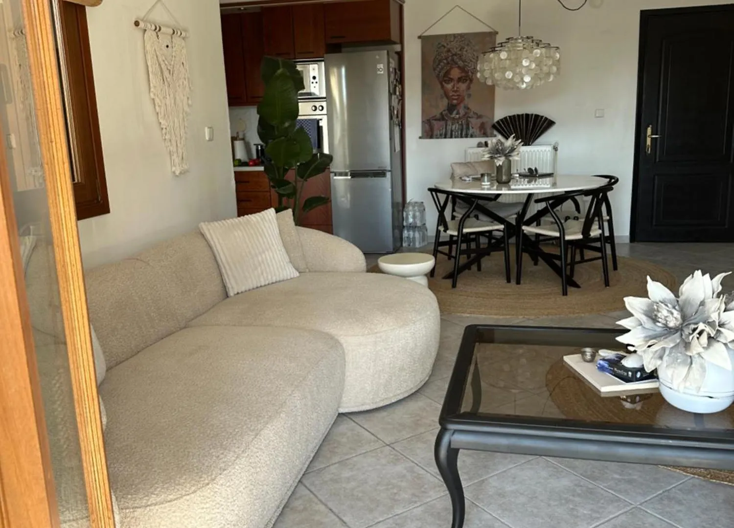 Nice, Spacious And Bright Apartment In Thermi, Thessaloniki.  塞尔米