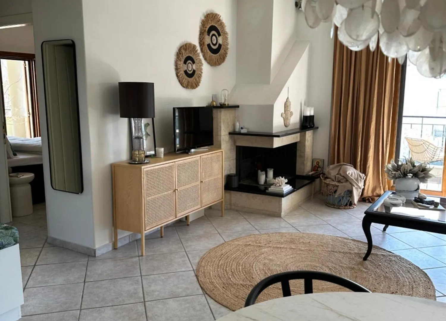 Nice, Spacious And Bright Apartment In Thermi, Thessaloniki.