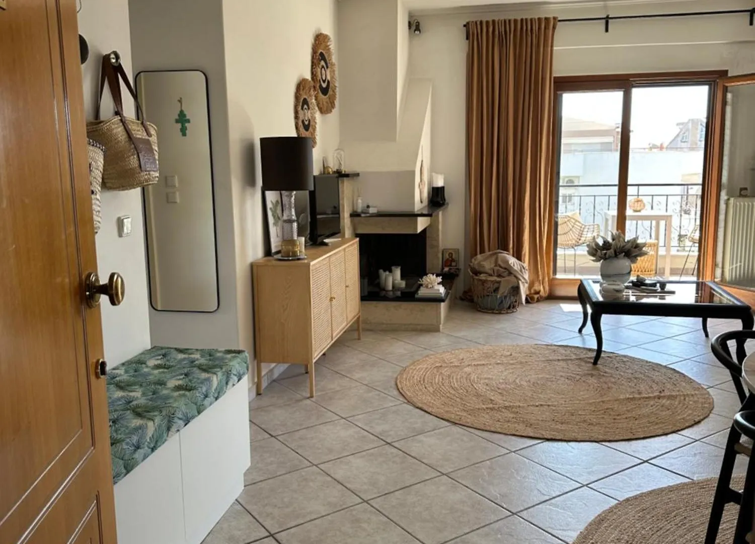 Nice, Spacious And Bright Apartment In Thermi, Thessaloniki.