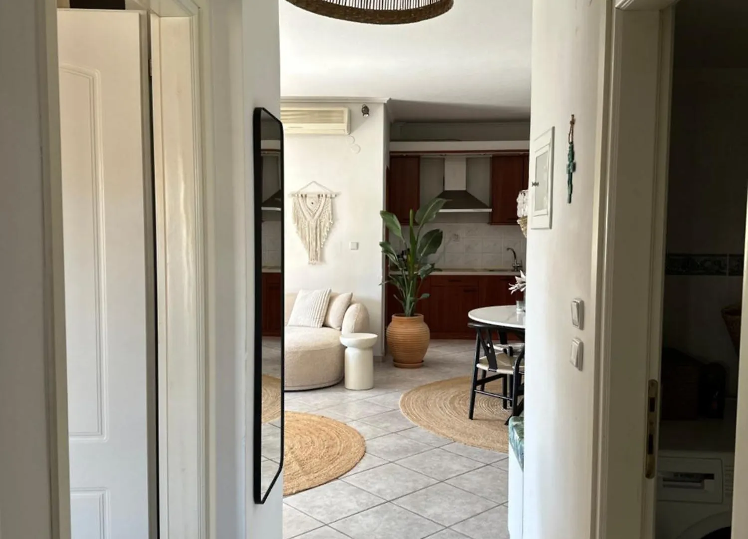 Nice, Spacious And Bright Apartment In Thermi, Thessaloniki. 0*,